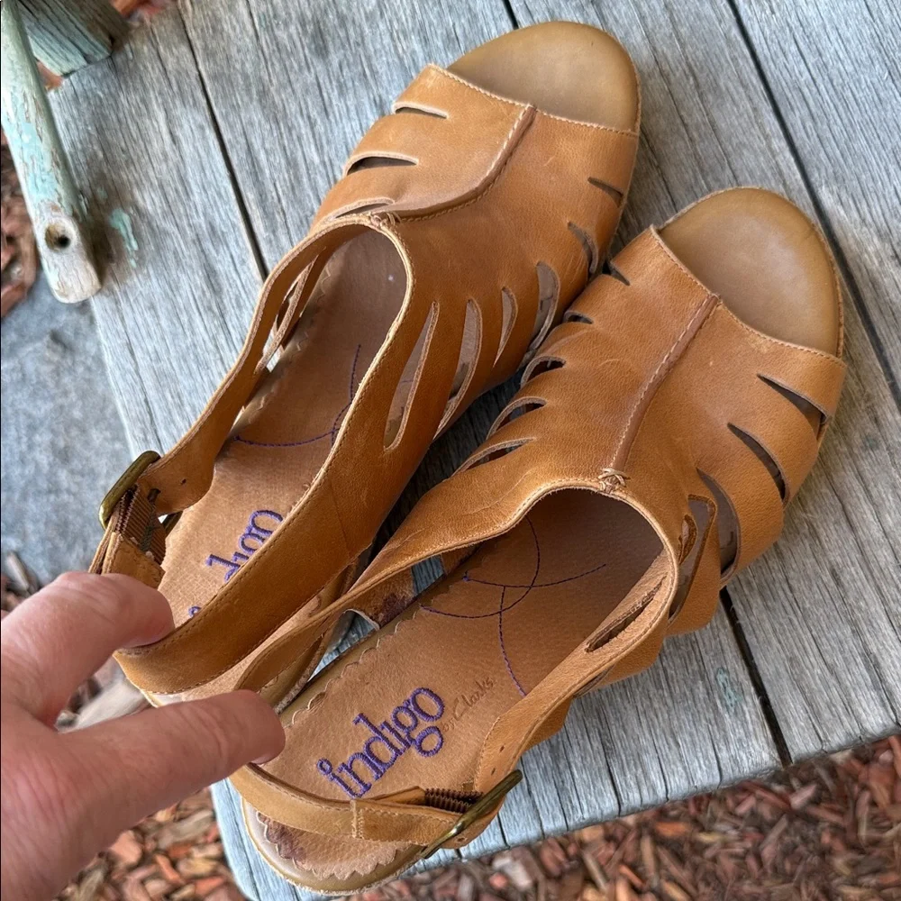 Indigo by Clark’s Women's 12M Tan Adjustable Strappy Cork Wedge Sandals